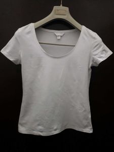 H&amp;M White Scoop Neck T-Shirt