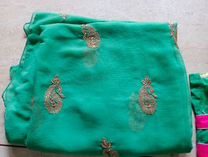 Saree With Blouse 💚