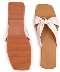 women bow Detail cream sandal 👡