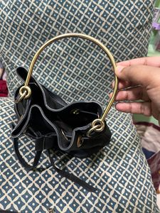 DressBerry Black Bucket Handbag With Small Wallet