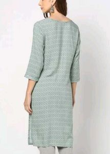 Women Floral Print Round-Neck Kurta