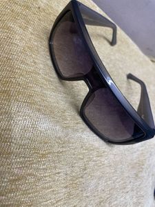 Chic Black Sunglasses