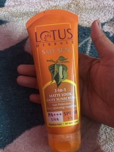 Lotus Herbals Safe Sun SPF 40
