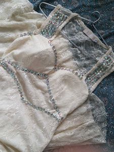 ethereal lace moment 🤍 🌬️🦢