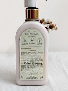 Oriflame Essense &amp; Co. Poppy Vanilla Lotion