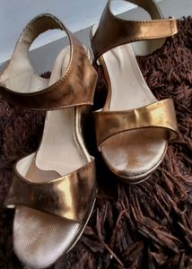 Hills 👠⚡