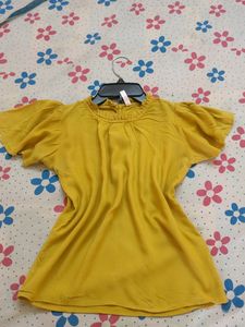 Mustard Yellow Top⭐