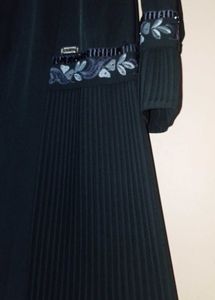 Elegant Pleated Abaya