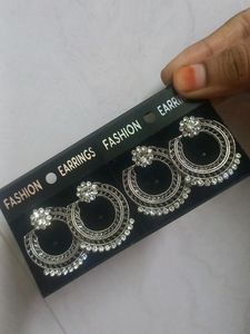 Earing Set Of 2