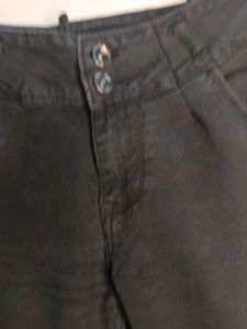 Black High-Waisted Skinny Jeans