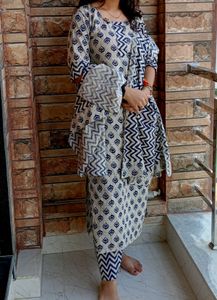 Straight Kurta Pajama Set With Duppatta