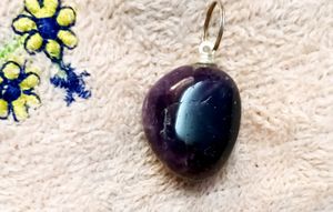 Amethyst Tumble with a loop