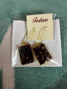 resin Oval Stone Dangle Earrings only 1