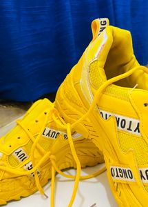 Yellow Shoes 🪼