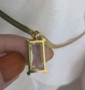 The Soft Focus Herringbone Chain Necklace