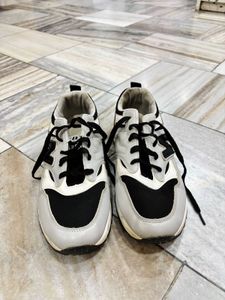 Stylish New Balance Sneakers