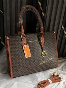 MICHAEL KORS PREMIUM QUALITY HANDBAG