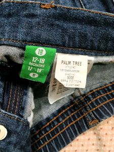 Denim Jeans little flaw in one pocket backsi