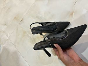 Dressberry Black Slingback Heels