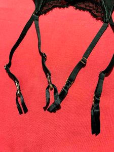 Lounge Kylie Garter Belt (XS) ✨