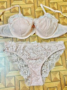 Lace Bra & Panty Set