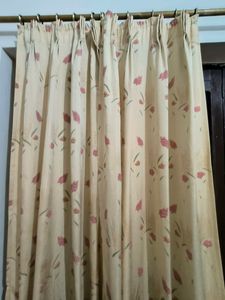 10 Beautiful Golden Curtains With Flowers
