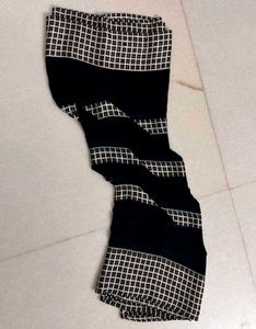 Navy Blue &amp; White Checked Saree With Blouse
