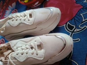 Woman White Sport Shoes 👟