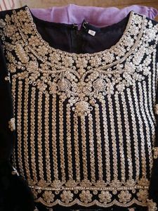 Naira Cut With Diamond Work