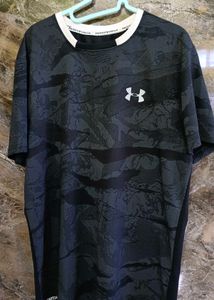 Under Armour T-Shirt