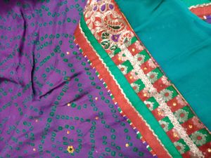 Border Saree In 2 Colours