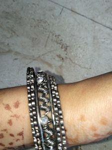 Silver Tone Bangle Set