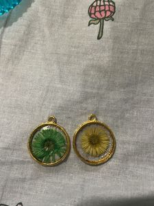 Set Of 2 Flower Pendants