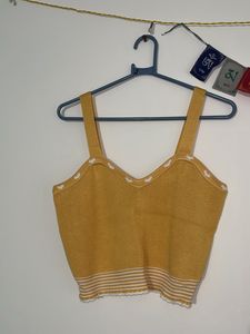 Sleevless Crop Top