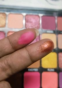 Huda Beauty Eyeshadow Palette