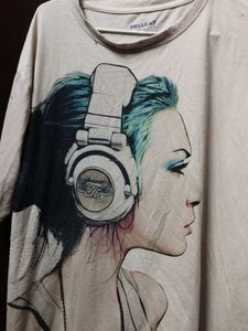 Graphic Tee with Headphones