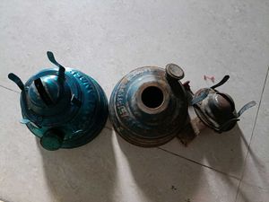2Kerosene Lamps