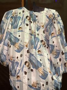 Korean Women&#39;s Top White