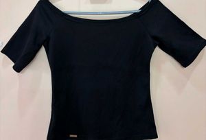 Black Down Shoulder Crop T-shirt