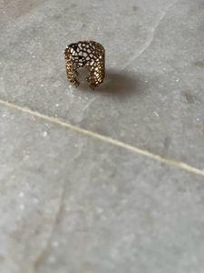 Cutout Ring