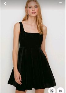 Mini Brand New Velvet Dress 🆕🇸‌🇦‌🇱‌🇪‌24hrs