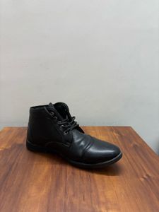 Black Leather Boots Roadster