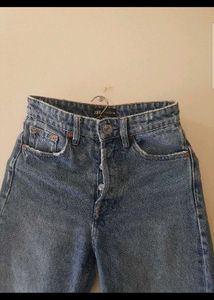 Zara High-Waisted Jeans