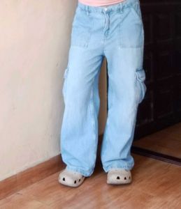 Wide Leg Cargo Jeans