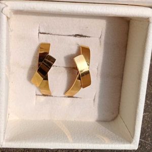 Criss Cross Stud