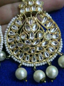 Festive Kundan Earrings And Golden Jhumri