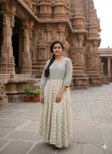 xxl Elegant green & Beige Full Flared Anarkali