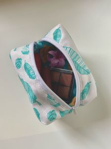 Leaf Print Zippered Pouch
