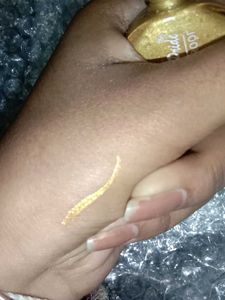 I Am Selling Golden Eyeliner
