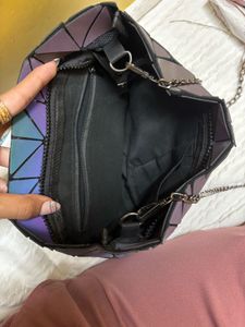 Baomi Luminous Sling Bag ✨✨🤌🏻